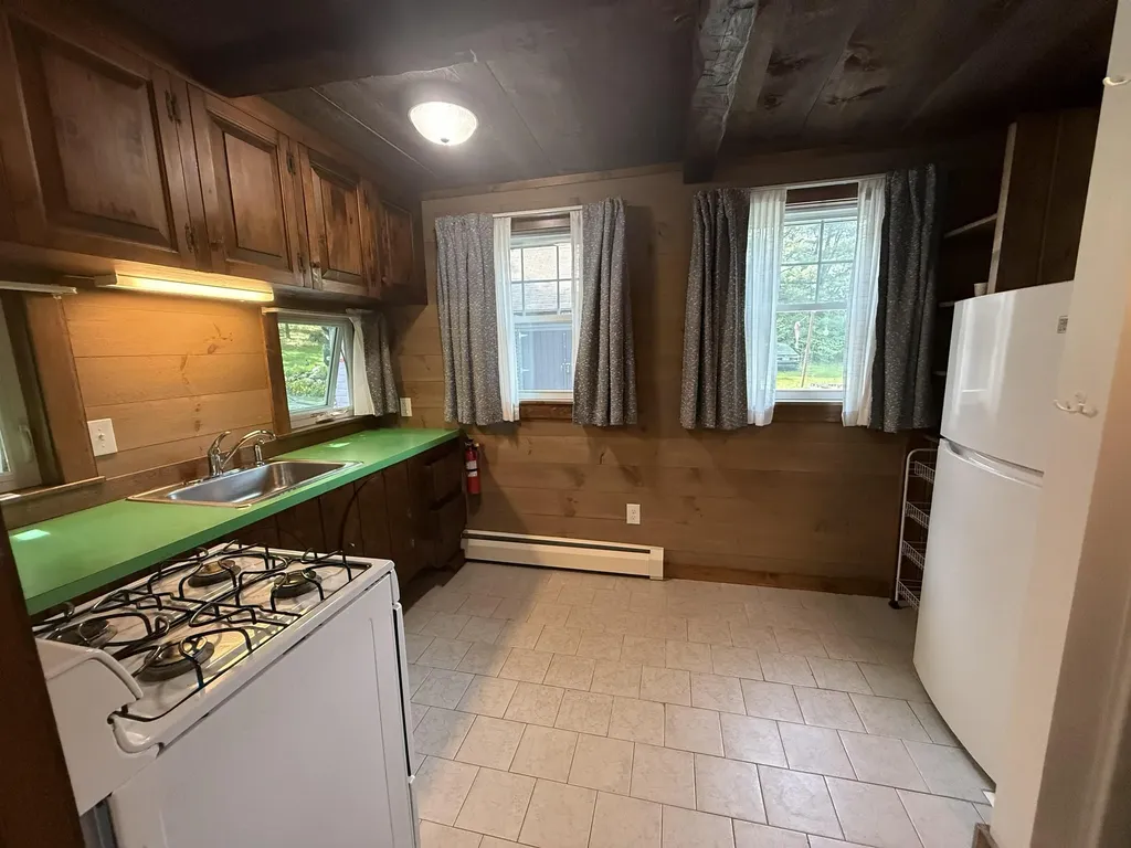 195 Rockingham Road Derry NH 03038