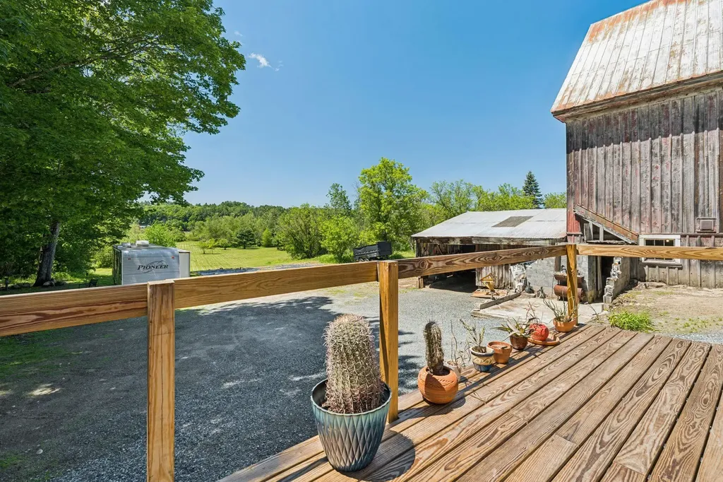 3 Breakneck Road Newport NH 03773