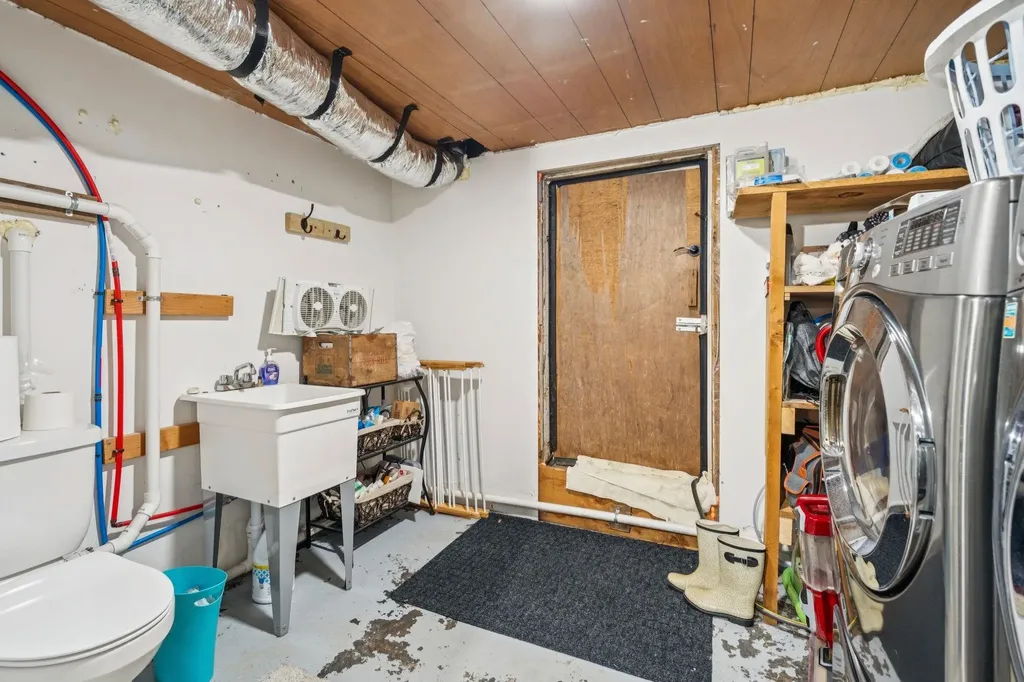 3 Breakneck Road Newport NH 03773