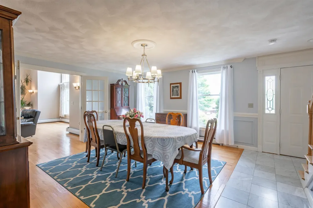 7 Longview Circle Pelham NH 03076