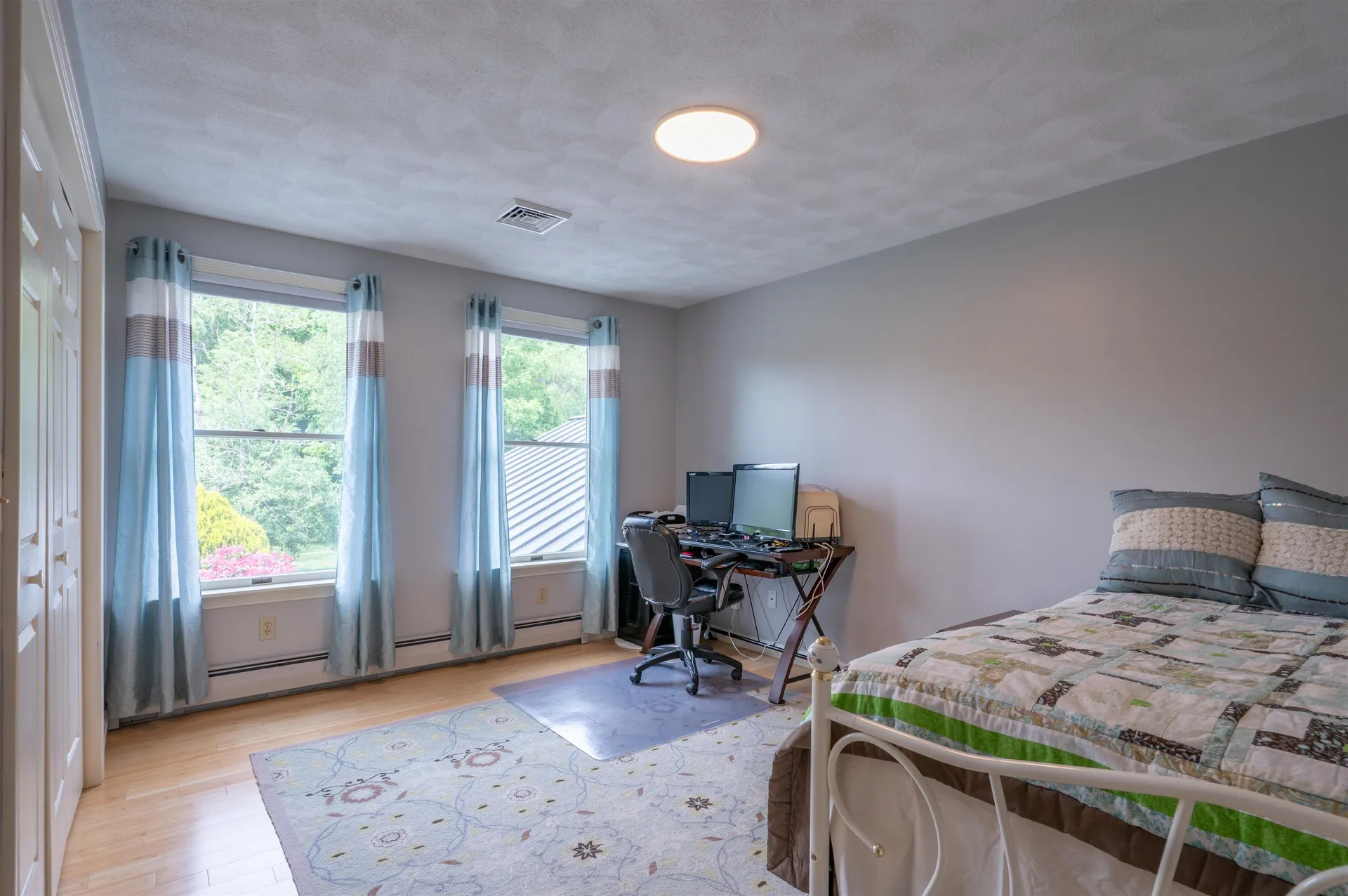 7 Longview Circle Pelham NH 03076