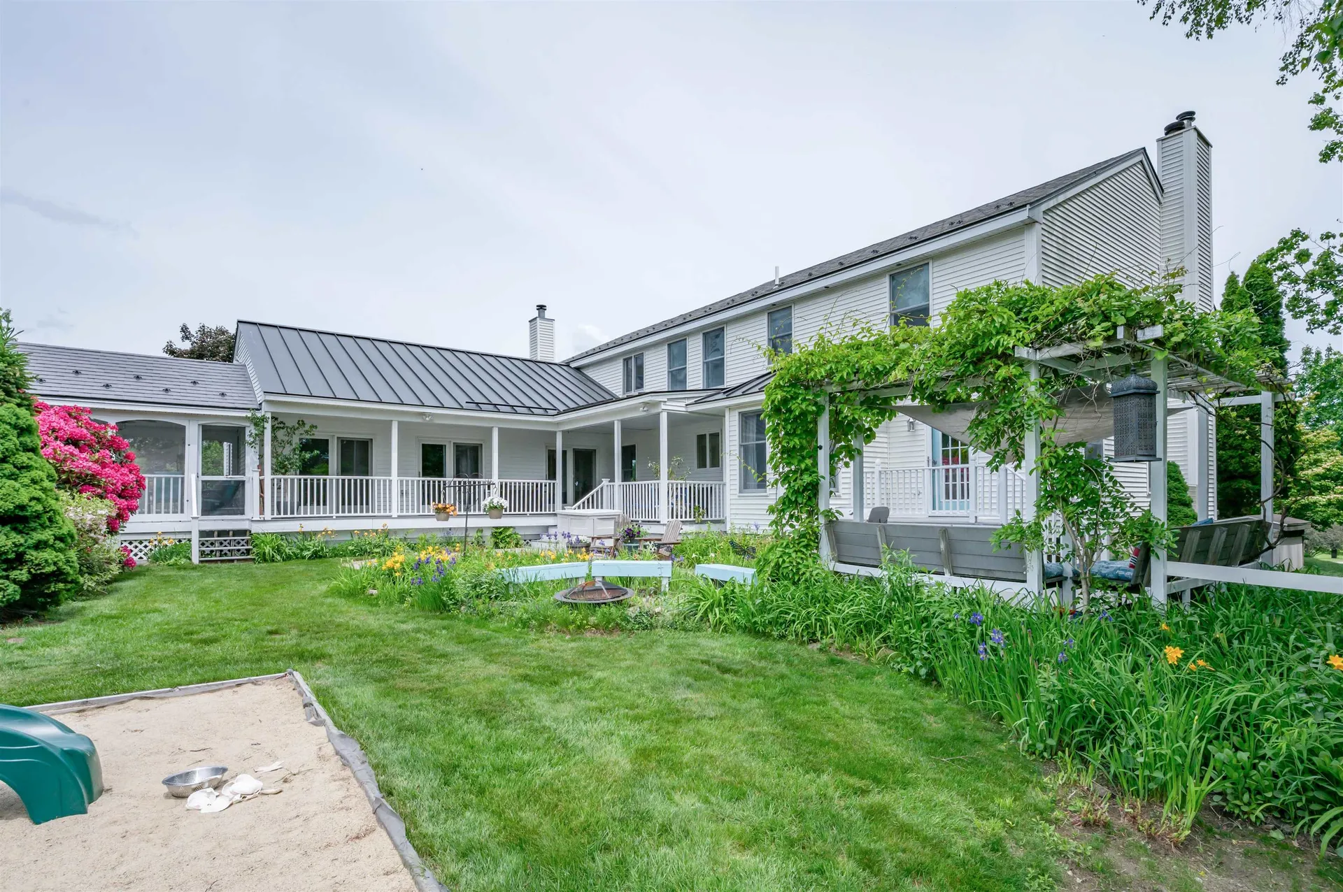 7 Longview Circle Pelham NH 03076