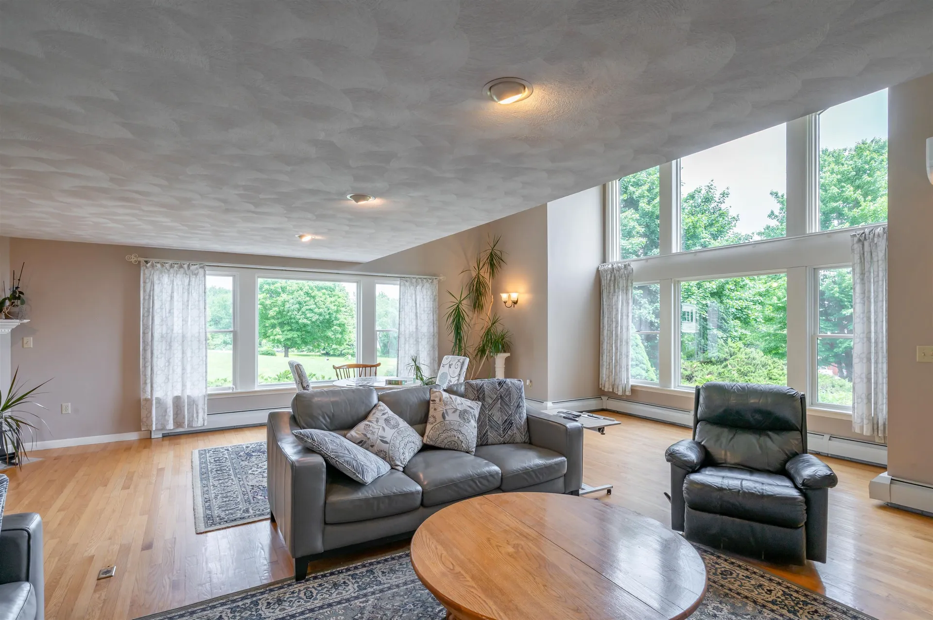 7 Longview Circle Pelham NH 03076