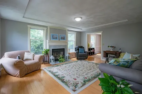 7 Longview Circle Pelham NH 03076