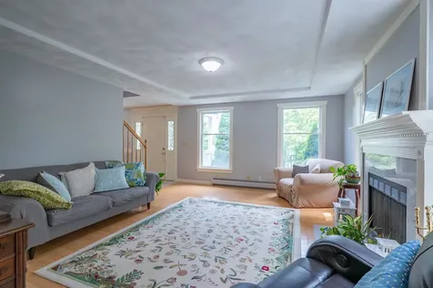 7 Longview Circle Pelham NH 03076