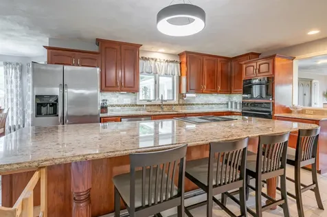7 Longview Circle Pelham NH 03076