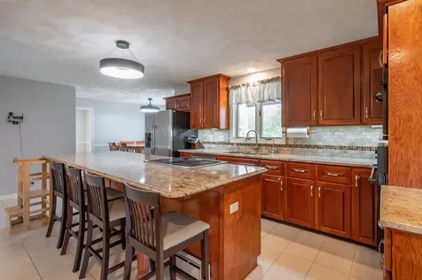 7 Longview Circle Pelham NH 03076