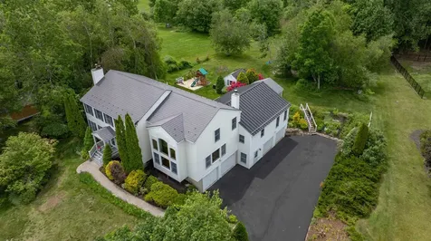 7 Longview Circle Pelham NH 03076
