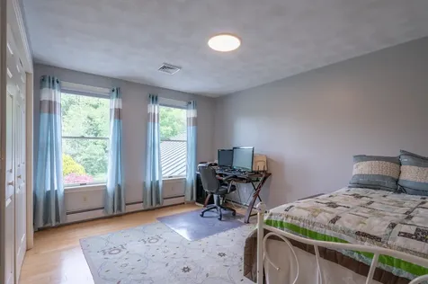 7 Longview Circle Pelham NH 03076