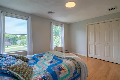 7 Longview Circle Pelham NH 03076