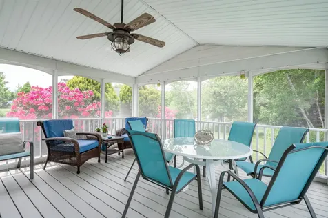 7 Longview Circle Pelham NH 03076