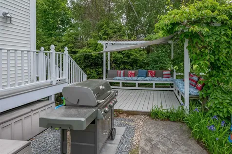 7 Longview Circle Pelham NH 03076