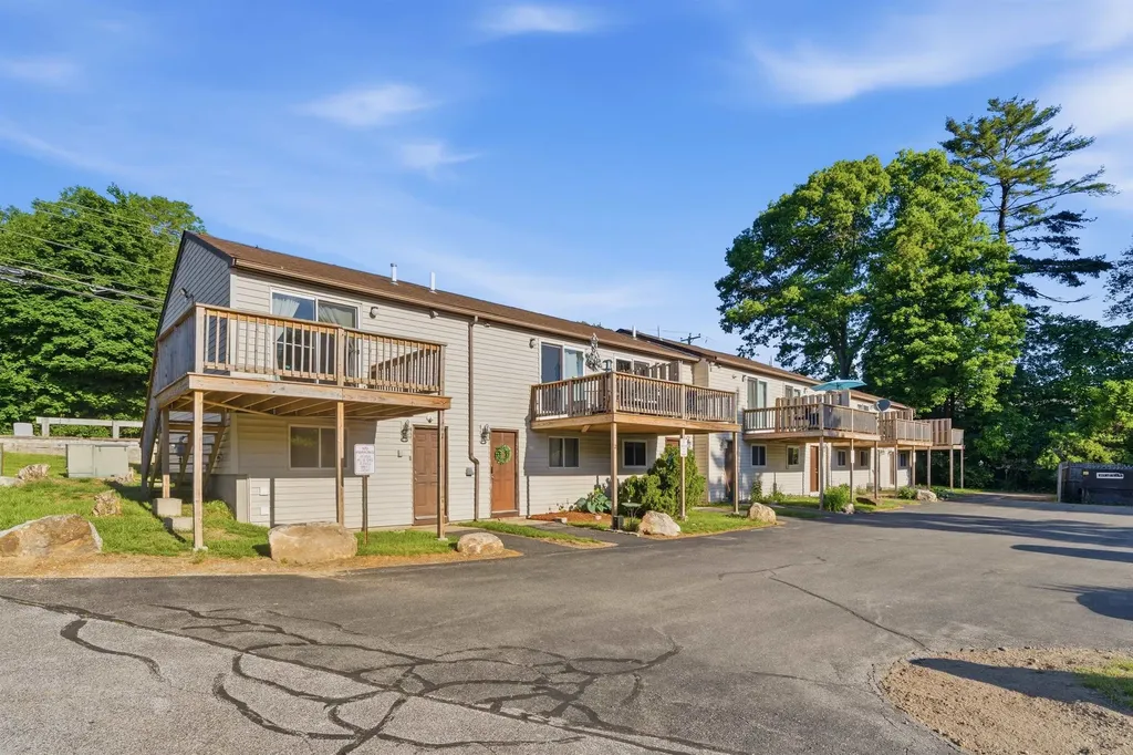 897 Mammoth Road Manchester NH 03104
