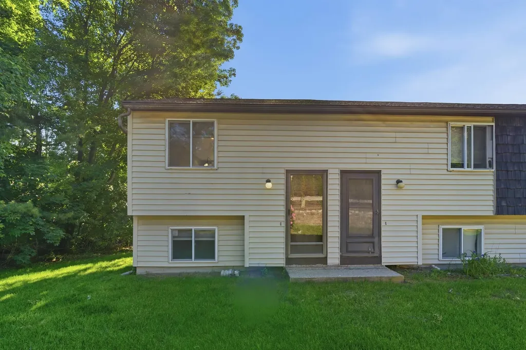 897 Mammoth Road Manchester NH 03104