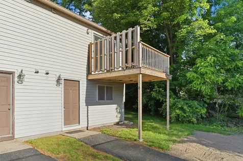 897 Mammoth Road Manchester NH 03104