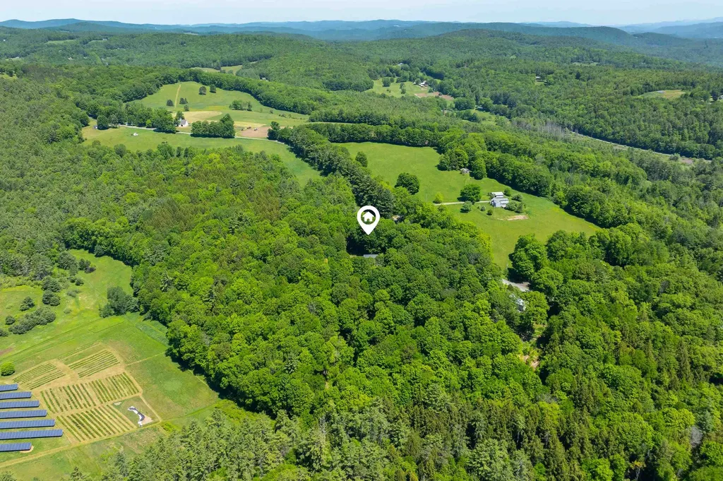 33 Merritt Road Hartland VT 05048