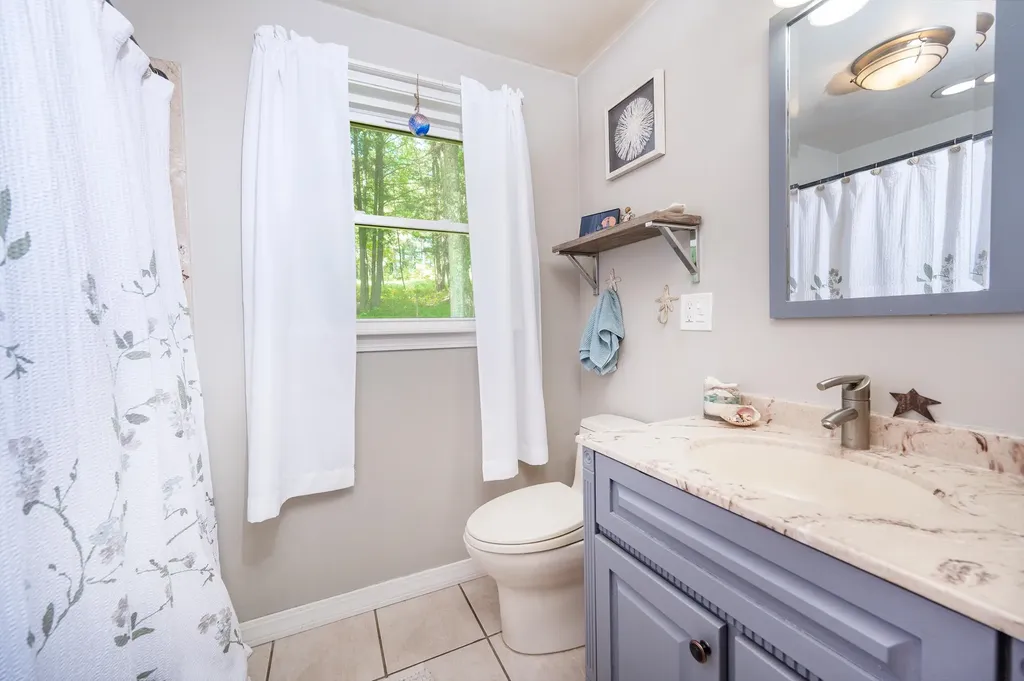33 Merritt Road Hartland VT 05048
