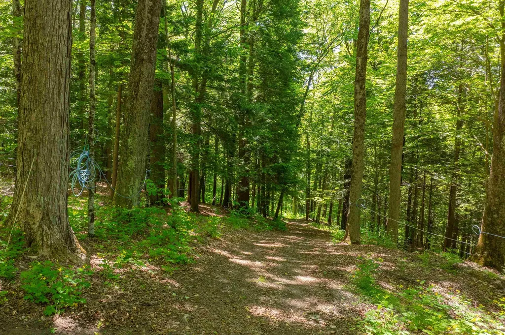 33 Merritt Road Hartland VT 05048