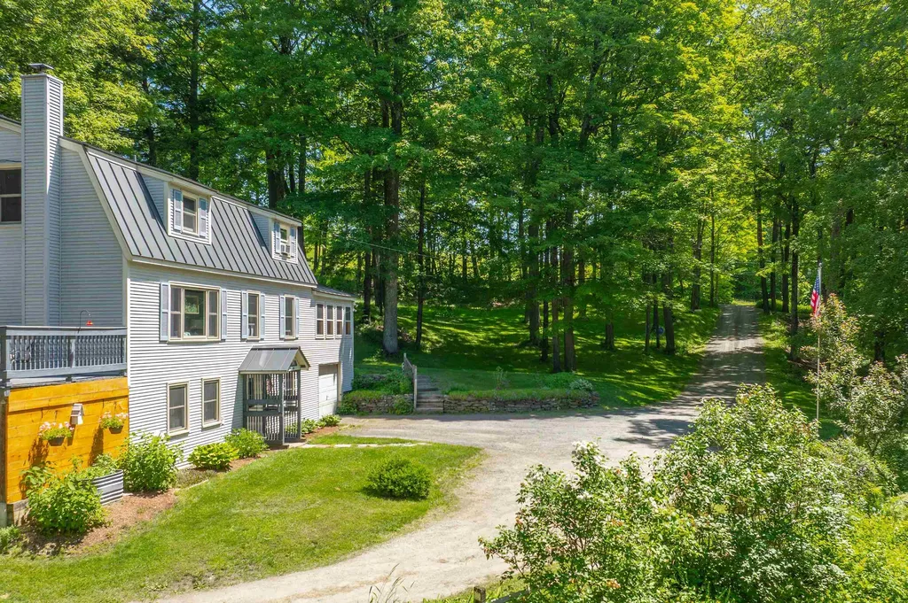 33 Merritt Road Hartland VT 05048