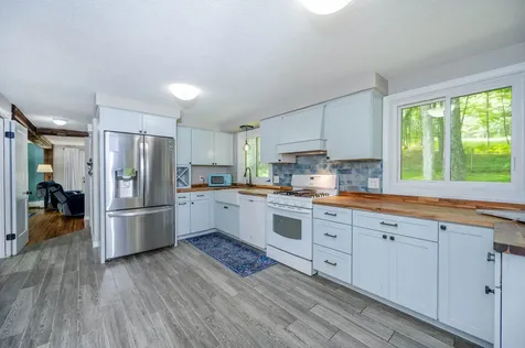 33 Merritt Road Hartland VT 05048