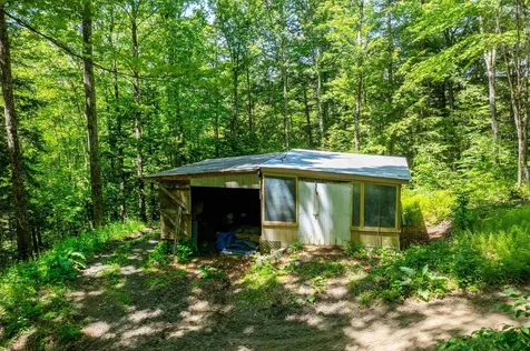 33 Merritt Road Hartland VT 05048