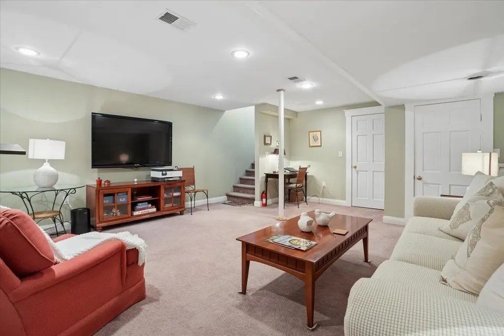 181 Meetinghouse Road Bedford NH 03110