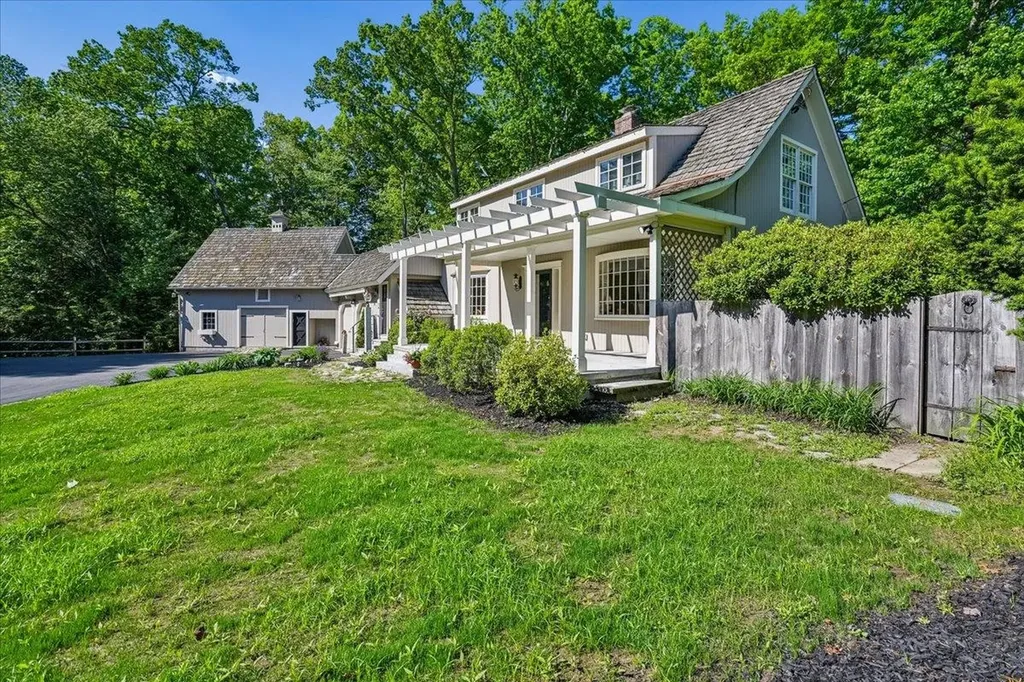 181 Meetinghouse Road Bedford NH 03110