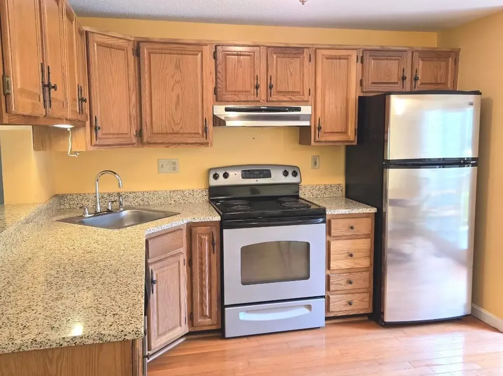 51 Bartemus Trail Nashua NH 03063