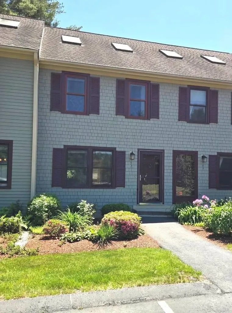 51 Bartemus Trail Nashua NH 03063