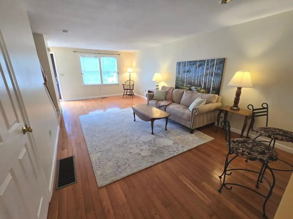 51 Bartemus Trail Nashua NH 03063