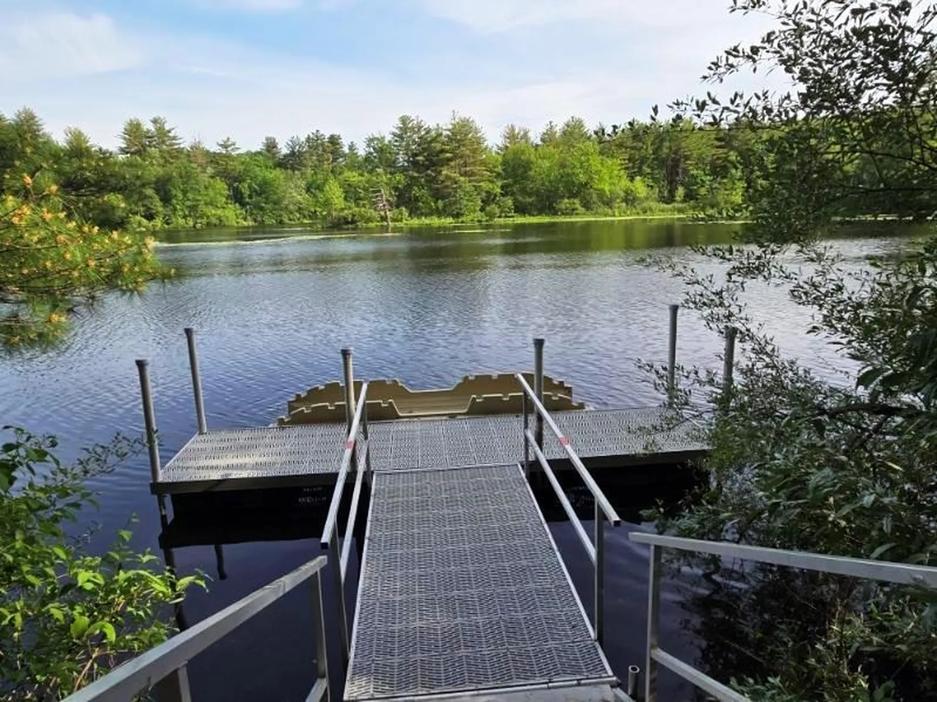 51 Bartemus Trail Nashua NH 03063