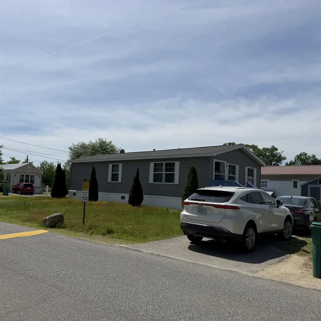 19 Holly Park Lane Rochester NH 03867