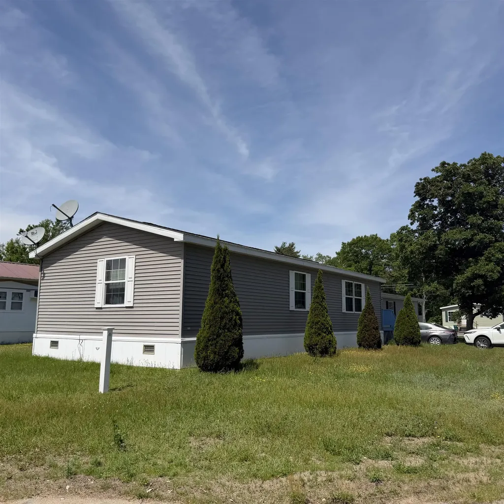 19 Holly Park Lane Rochester NH 03867