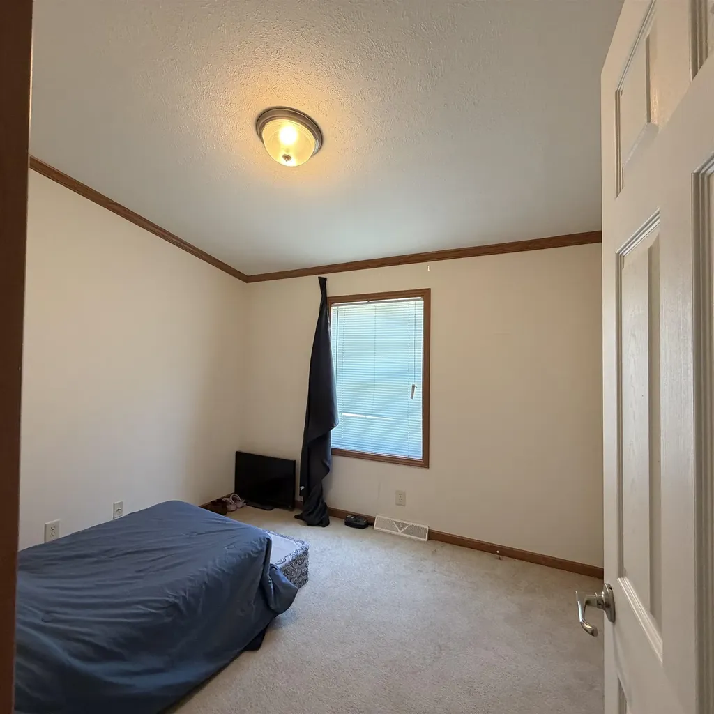 19 Holly Park Lane Rochester NH 03867