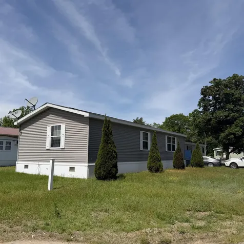19 Holly Park Lane Rochester NH 03867