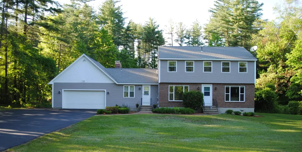 59 Page Road Litchfield NH 03052