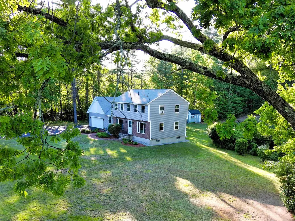 59 Page Road Litchfield NH 03052