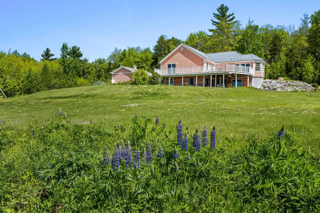 6 Button Road Jefferson NH 03583