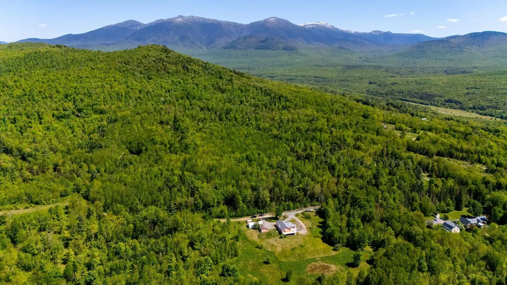6 Button Road Jefferson NH 03583