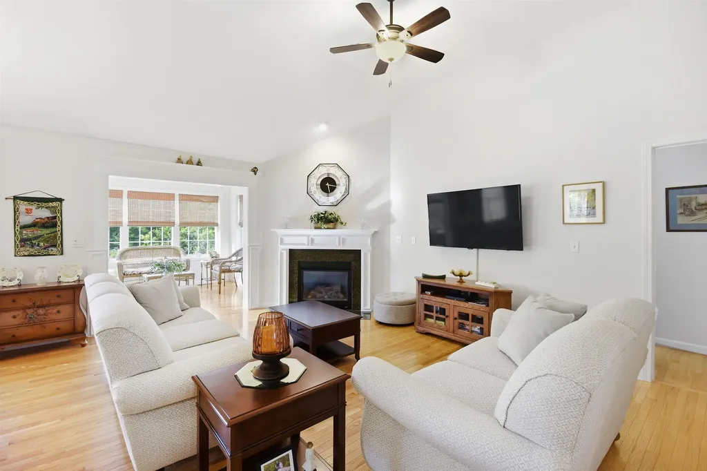 125 Brody Lane Hudson NH 03051