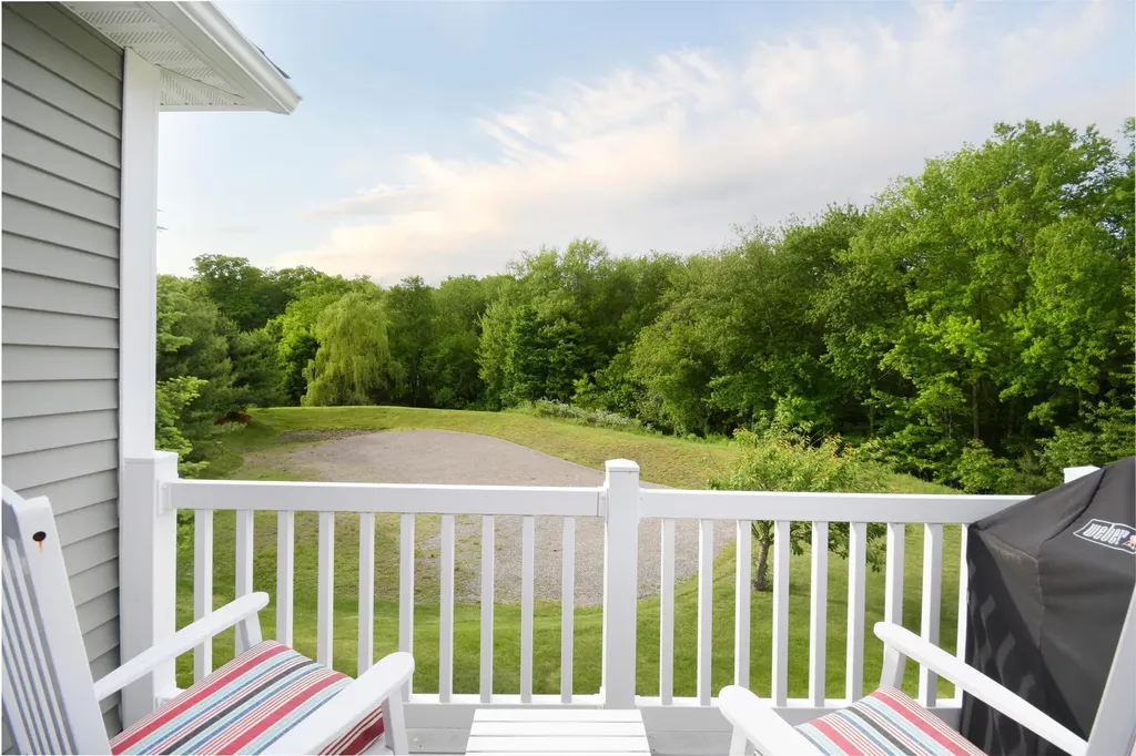 125 Brody Lane Hudson NH 03051