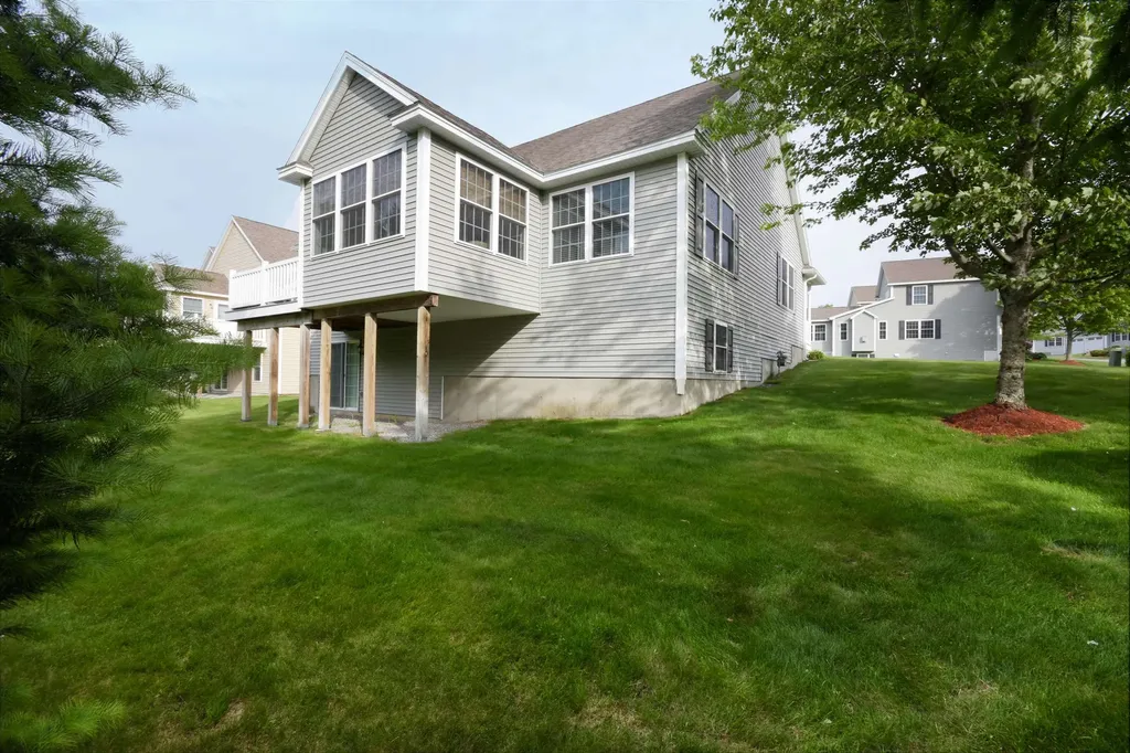 125 Brody Lane Hudson NH 03051