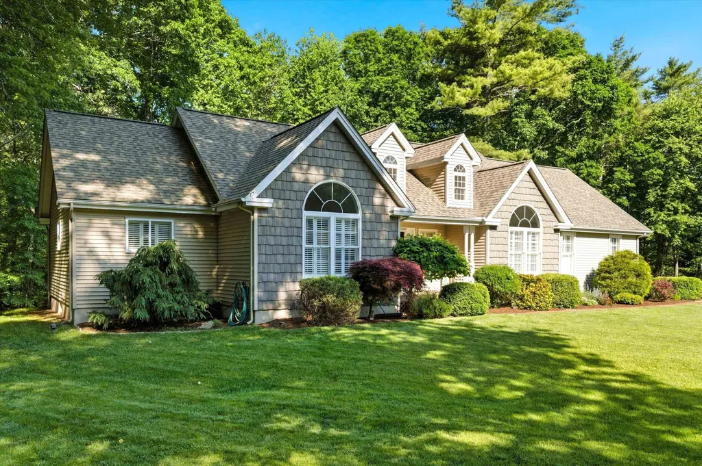 9 Danforth Drive Bedford NH 03110