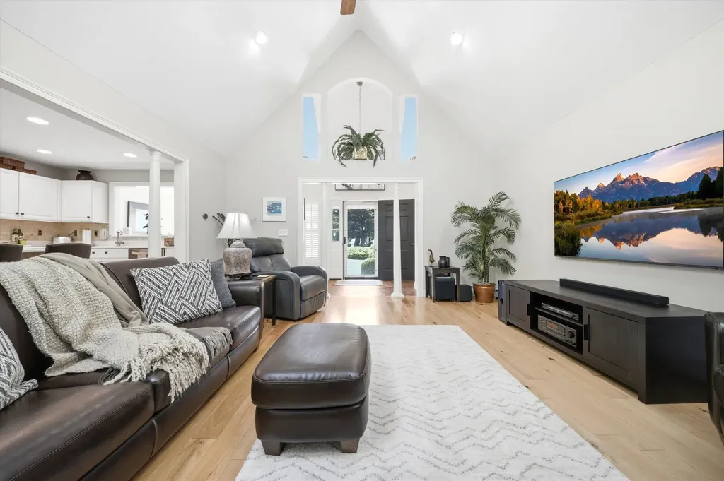 9 Danforth Drive Bedford NH 03110