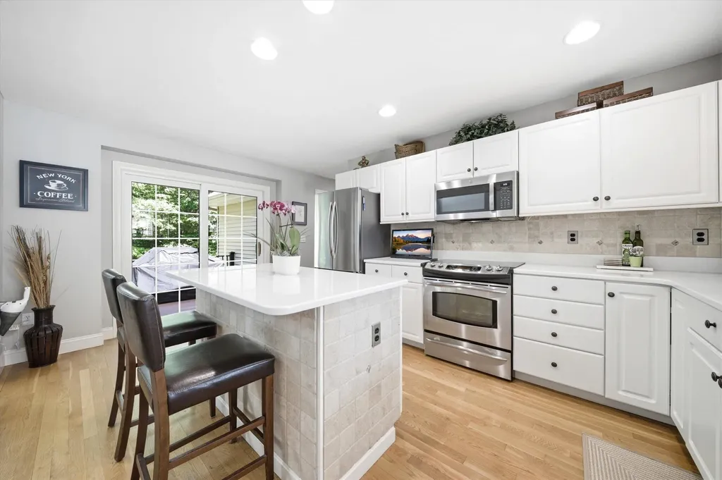 9 Danforth Drive Bedford NH 03110