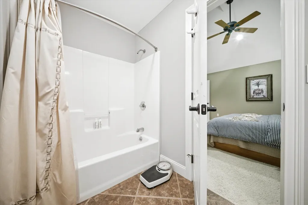 9 Danforth Drive Bedford NH 03110