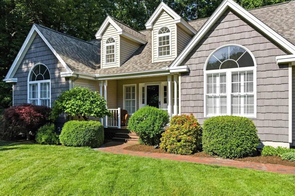 9 Danforth Drive Bedford NH 03110