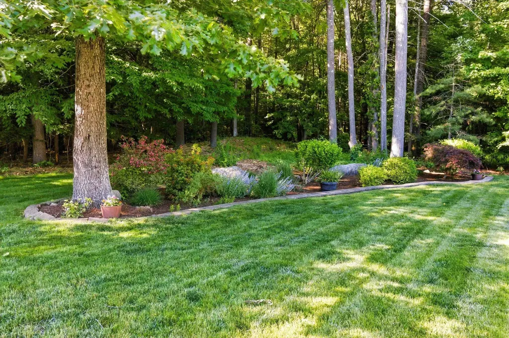 9 Danforth Drive Bedford NH 03110