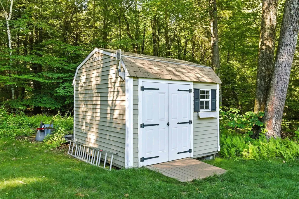 9 Danforth Drive Bedford NH 03110