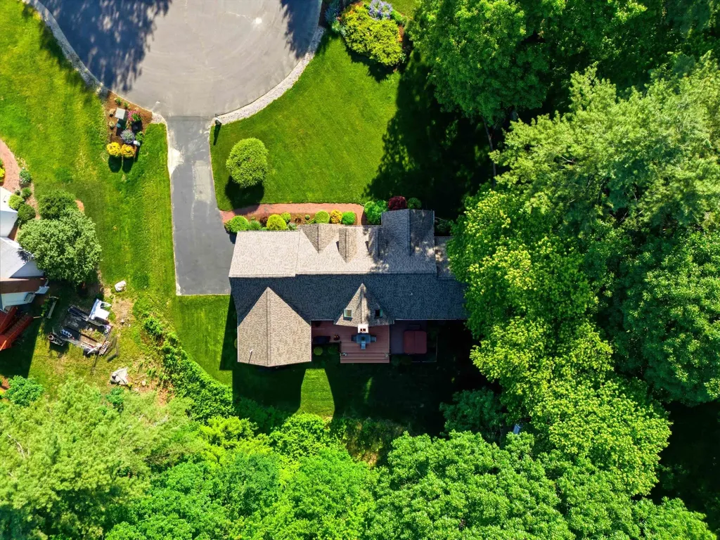 9 Danforth Drive Bedford NH 03110